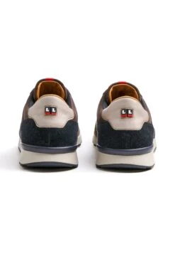 Lloyd Vedea - Sneakers Laag - Braun 10 Lloyd Vedea - Sneakers Laag - Braun -Lloyd Mode Schoenenwinkel 061f90cf30da4f39af8ee441d55e41bd