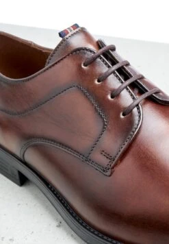 Lloyd Casual Veterschoenen Veterschoen VALMARY Heren Bruin 12 Lloyd Casual Veterschoenen Veterschoen VALMARY Heren Bruin -Lloyd Mode Schoenenwinkel 0b653cc8903830d05c8c1137df4db051