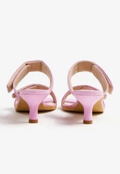 Lloyd Sandalen & Slippers Sandaal Dames Lila / Sering / Lichtlila -Lloyd Mode Schoenenwinkel 3ce8280dfdbad0a0285446e7d85eac90