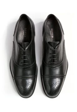 Lloyd Sheffield - Veterschoenen - Schwarz 9 Lloyd Sheffield - Veterschoenen - Schwarz -Lloyd Mode Schoenenwinkel 44ecd8c22f80468691f4291c788df0ae