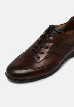 Lloyd Vernon - Sportieve Veterschoenen - Cognac -Lloyd Mode Schoenenwinkel 6cc610a1973b4a31be647a49b9f342a1