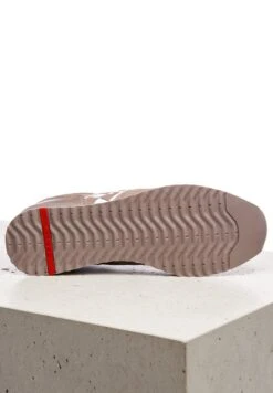 Lloyd East - Sneakers Laag - Braun 6 Lloyd East - Sneakers Laag - Braun -Lloyd Mode Schoenenwinkel 790409be2adc44e0bfc9e7f8d5704765