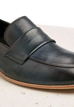 Lloyd Loafers Instappers Dames Blauw -Lloyd Mode Schoenenwinkel b4af2626cf780b5adff722a3e46bb56b