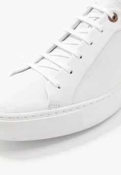 Lloyd Ajan - Sneakers Laag - Weiß -Lloyd Mode Schoenenwinkel b6f74a6495c247e4a6515507f8cb51ad