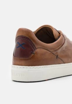 Lloyd Majuro - Sneakers Laag - Whisky/Piermont 11 Lloyd Majuro - Sneakers Laag - Whisky/Piermont -Lloyd Mode Schoenenwinkel b8d9aaecac6443718756b285625e106f