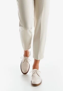 Lloyd Veterschoenen Veterschoen Dames Wit -Lloyd Mode Schoenenwinkel c2435a5fae3cc0cb69ad7604a20c51c5