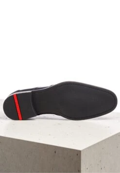 Lloyd Samson - Veterschoenen - Schwarz 8 Lloyd Samson - Veterschoenen - Schwarz -Lloyd Mode Schoenenwinkel ca8ab4b519c14ae68557b9e6e42a8b41