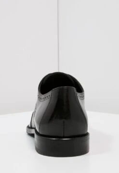 Lloyd Lucien - Veterschoenen - Schwarz -Lloyd Mode Schoenenwinkel ec86f3908d57463ebcbf1303729af795