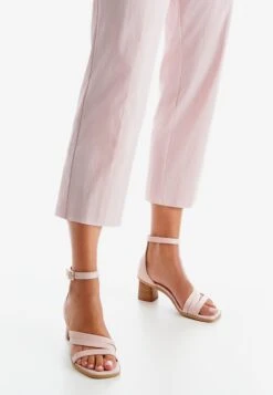 Lloyd Plateau Sandalen Sandaal Dames Rosa 9 Lloyd Plateau Sandalen Sandaal Dames Rosa -Lloyd Mode Schoenenwinkel fbe4a12ec939a4da2215b052426d5bca