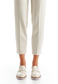 Lloyd Loafers Instappers Dames Wit 9 Lloyd Loafers Instappers Dames Wit -Lloyd Mode Schoenenwinkel ff2e96515b26935c9d82ac45f5eb10fa